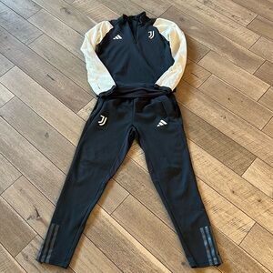 Juventus Adidas Jogger Boys 11/12 (runs small)